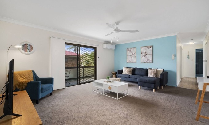 Woorim Apartment | Elegant Beachside Gem