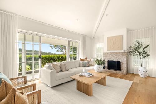 Bonogin House | Elegant Bonogin Retreat on Expansive Acreage