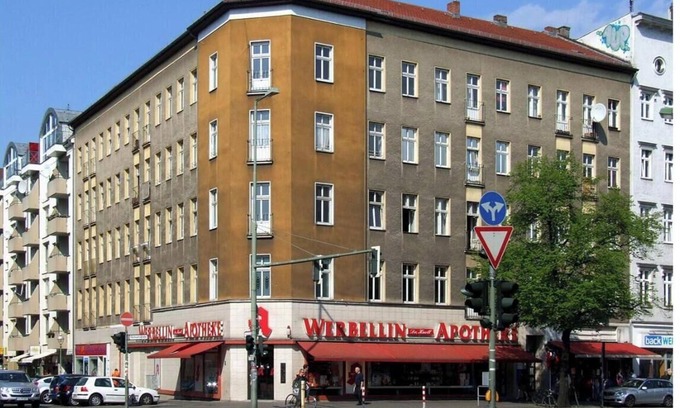 Neukoelln Apartment | Elegant & Central: 3-Bedroom Designer Apartment with Balcony in Berlin