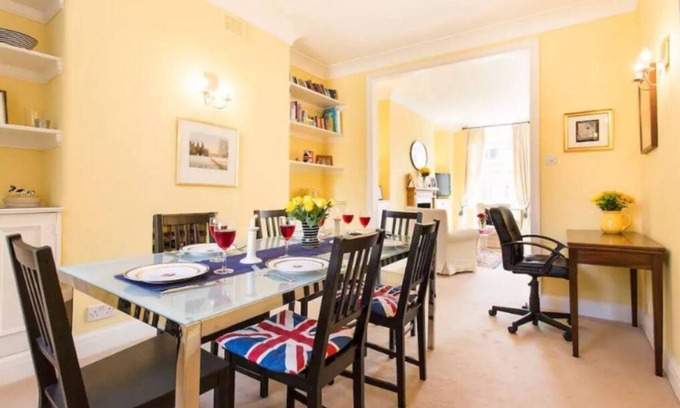 Warwick Apartment | Elegant flat in Pimlico, close to Warwick Square