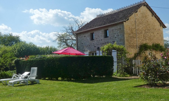 Saint-Vincent-la-Chatre Cottage | Elegant & Romantic Cottage In A Village Situated Between Two Busy Market Towns