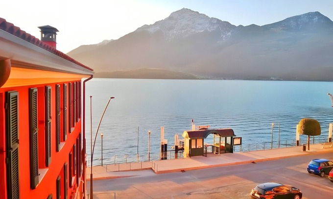 Consiglio di Rumo House | Elegant Holiday Home with Lake Como View, Wi-Fi and Air Conditioning