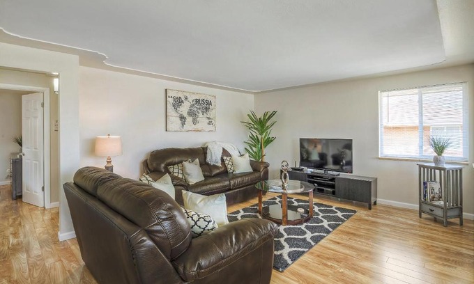 Edgewater Apartment | Elegant home, Convenient Access To Denver