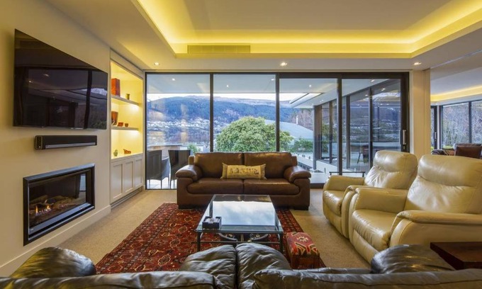 Kelvin Heights House | Elegant House - Kelvin Heights