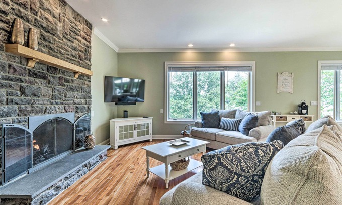 Middlefield House | Elegant Middlefield Getaway w/Game Room!