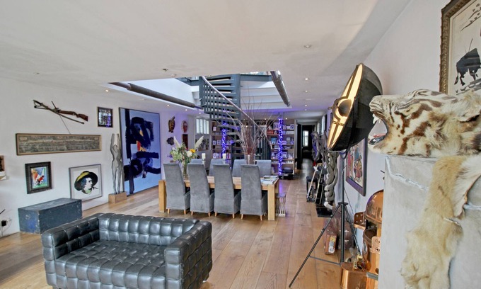 De Weteringschans Apartment | Elegant penthouse LOFT of 250m2 in city centre with huge roof terrace