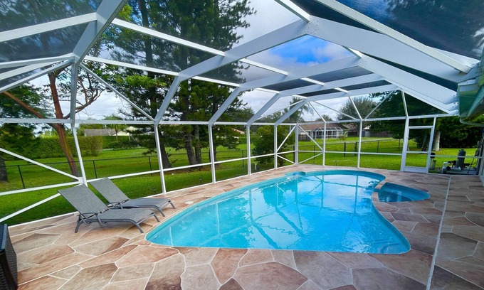 Wellington House | Elegant pool home in Prime Equestrian area