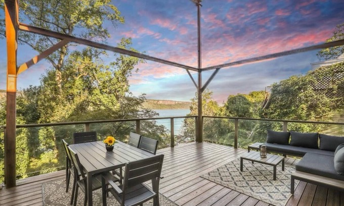 Northwest Yonkers Apartment | Elegant Riverfront Getaway with Beautiful Views