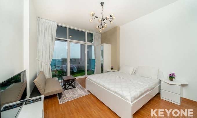 Jumeirah Village Triangle Apartment | Elegant & Sophisticated Studio in JVT