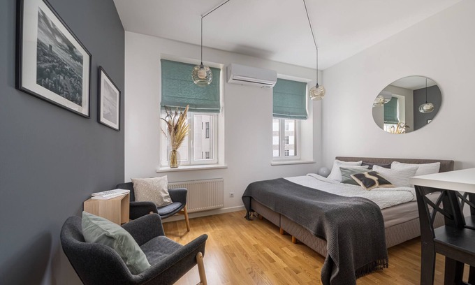 Centrs Apartment | Elegant Studio with A/C, elevator, yard view and 9 min walk to Old town