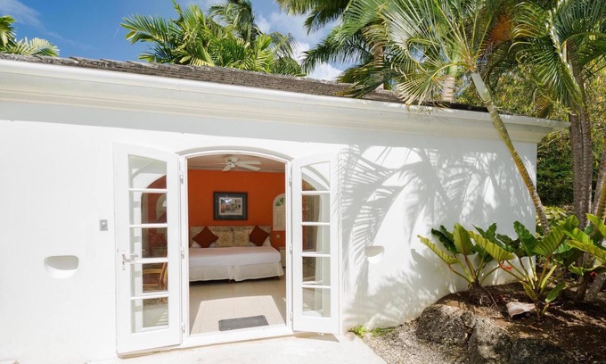 Westmoreland Villa | Elegant Three Bedroom Villa in Forest Hills