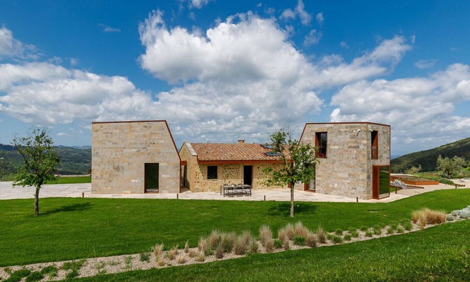 Volterra Villa | Elegant Tuscan Villa with Pool