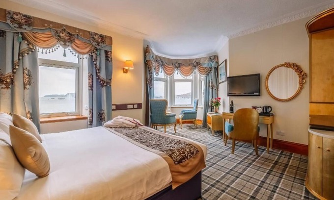 Oban Hotel | Elegant Victorian Stay with Easy Access to Coastal Walks & Stunning Island View
