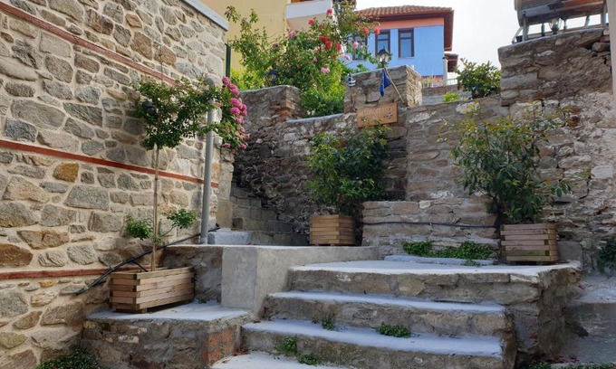 Kavala House | Elegant villa up to the port
