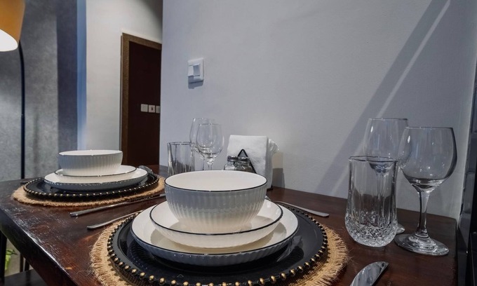 Kilimani Apartment | Elegant Wilma Towers Apartment - Golden Sunsets and Ngong Hills View