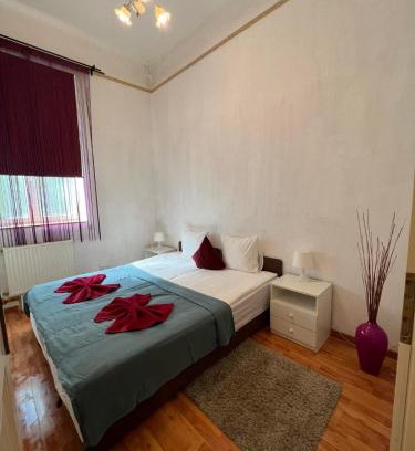 Terezvaros Apartment | Elena Suite