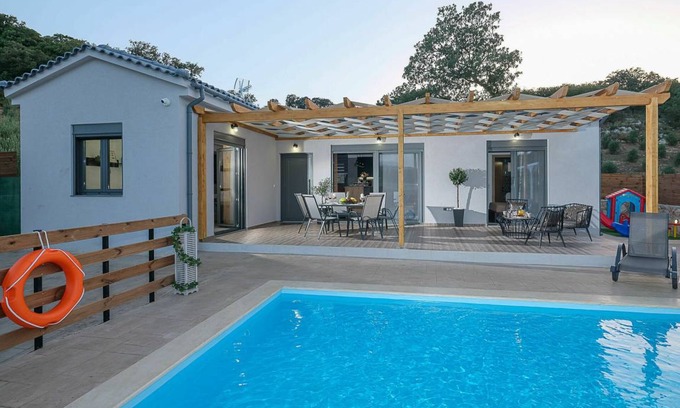Monopari Villa | Eleonas 1.1