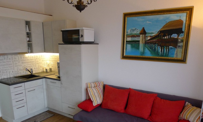 Emmetten Apartment | Elfe-Apartments: Studio for 2 adults, balcony with lake and mountain view