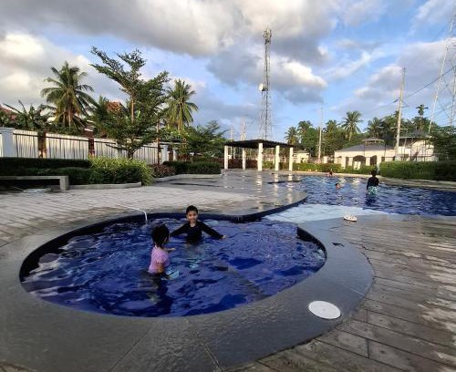 San Pablo Apartment | Elisa's 3BR Home with Pool