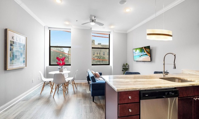Olde Kensington Apartment | Elite 1BR Suite w/Pool & Gym