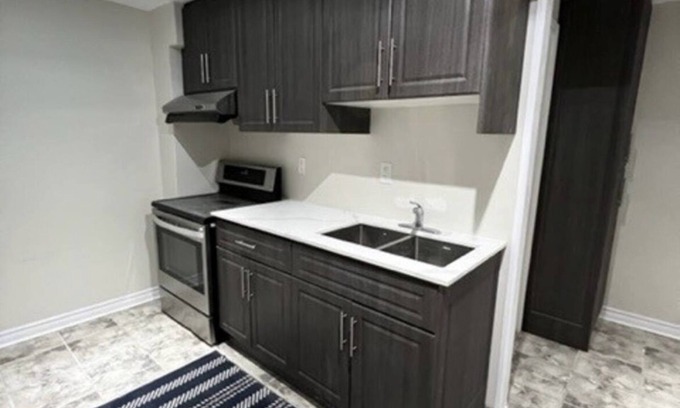 Halton Regional Municipality House | Elite BR, Free Parking/Wifi, TV Shared Suite