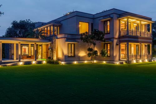New Delhi Villa | ELIVAAS 5 BHK With Entertainment Lounge & pvt pool - Taus Bagh