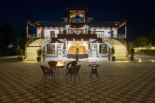 Faridabad Villa | ELIVAAS Ivory estate 5 BHK Farm with Pvt Pool, Gazebos & Lounge Area