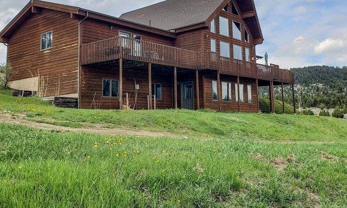 McAllister House | Elk Hills Lodge in the South Meadow Creek area