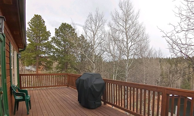 Spring Valley House | Elk Valley Retreat- Secluded Cabin with Views, multiple decks,
