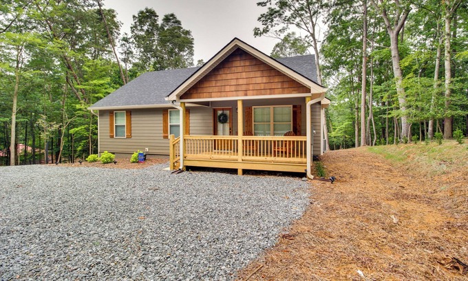 Ellijay House | Ellijay Retreat w/Access to Community Pools!