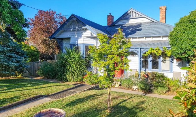 Hepburn Springs House | Elroma, a grand Federation house in Hepburn Springs