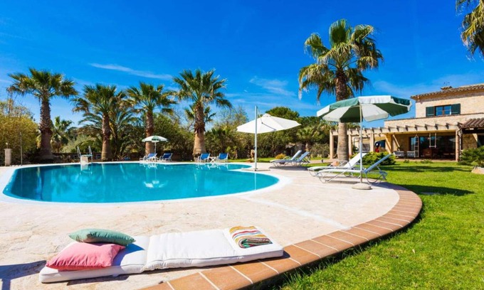 Arta House | Els Mitjans