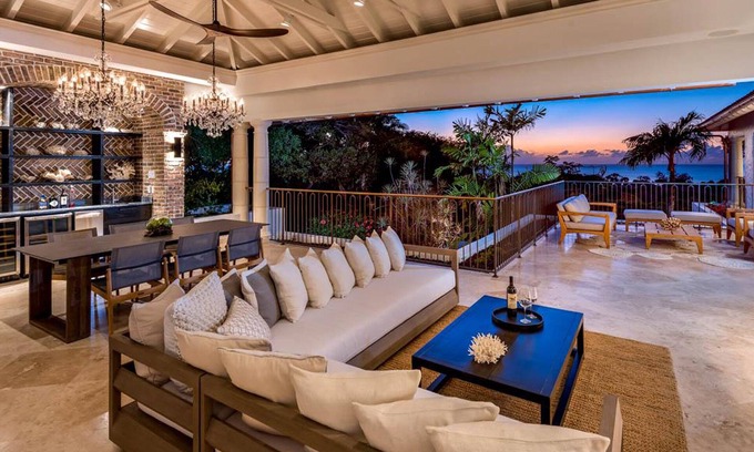Sandy Lane House | Elsewhere is an exceptionally beautiful villa that sprawls on the Sandy Lane Estate
