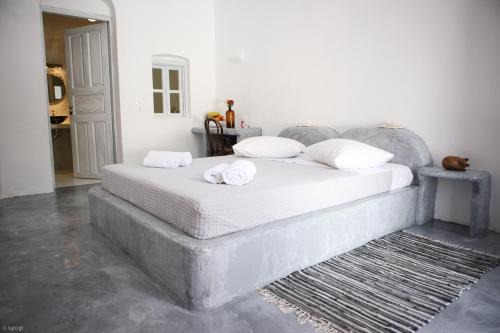 Finikia Hotel | Elyvia Caves