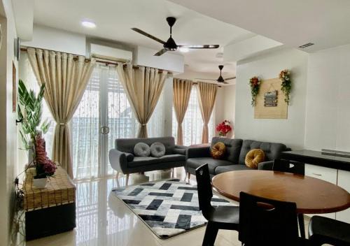 Kampung Telaga Nibong Apartment | Em suite dperdana with pool