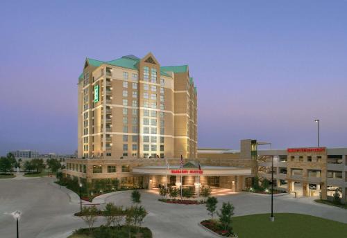 Frisco Hotel | Embassy Suites by Hilton Dallas Frisco Hotel & Convention Center