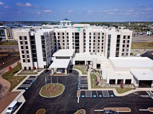Westside Hotel | Embassy Suites By Hilton Syracuse Destiny USA