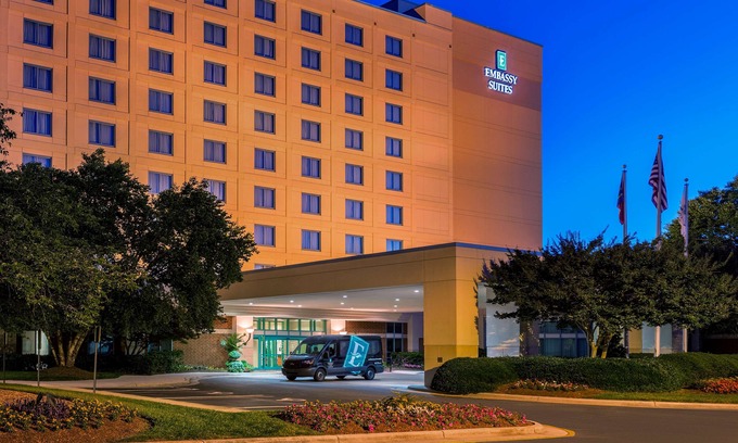 Cary Hotel | Embassy Suites Raleigh - Durham/Research Triangle