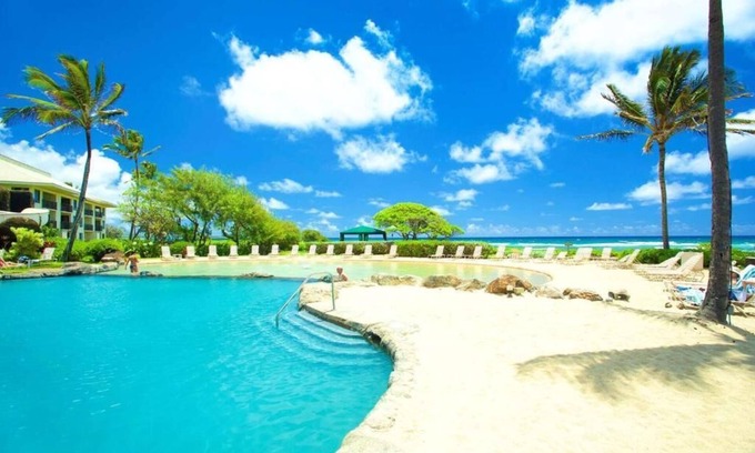 Hanamaulu Hotel | Embrace Island Life at Kauai Beachfront Resort!