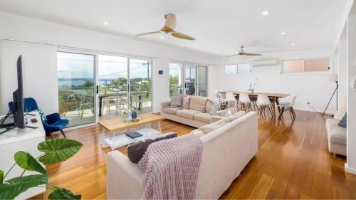 Nelson Bay House | Embracing Dutchies
