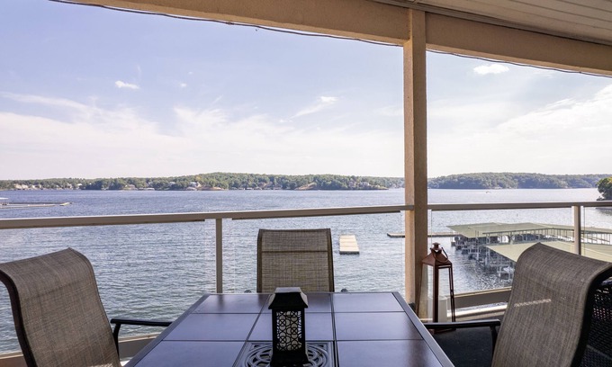 Lake Ozark Condo | EMERALD BAY 204A | 3 Bed, 2 Bath