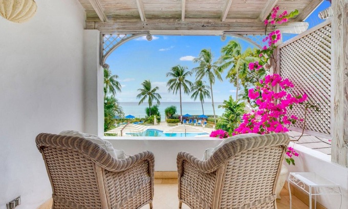 Gibbs Bay Villa | Emerald Beach 3 Ixoria