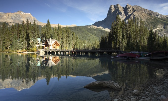 Field Hotel | Emerald Lake Lodge