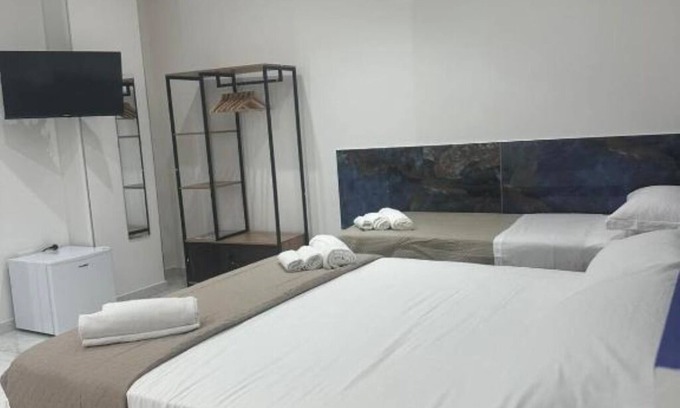 Naples House | Emerald Rooms: Triple Room Deluxe