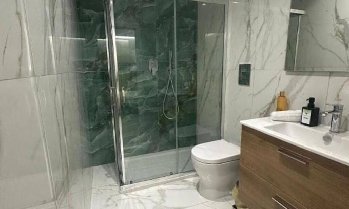 Naples House | Emerald Rooms: Triple Room with Bathtub