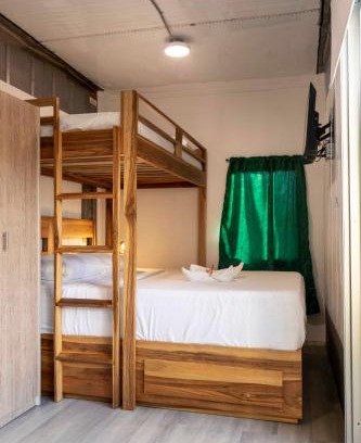 Uvita Apartment | Emi’s Place Container Living