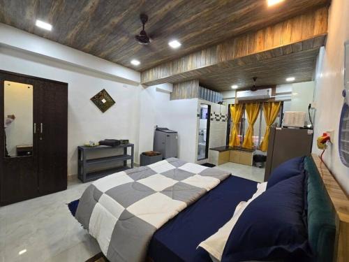 Pali Hill Apartment | Emly Villa Comfortable Cozy 1bhk Apartment
