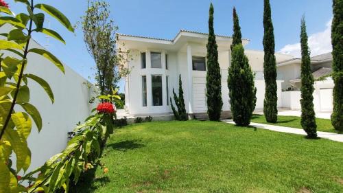 Porto Seguro House | Encante-se com a vista do mar ao se hospedar aqui