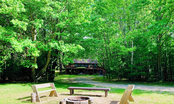 Ludington House | Enchanted Woodsy Wonderland in Ludington near both Lake Michigan and Lake Hamlin