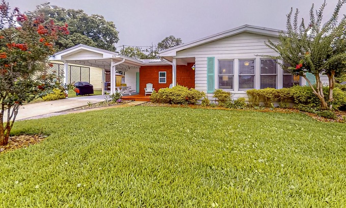 Saint Augustine Shores House | Enchanting home with firepit, heated pool, patio, grill, 2 kayaks, washer/dryer